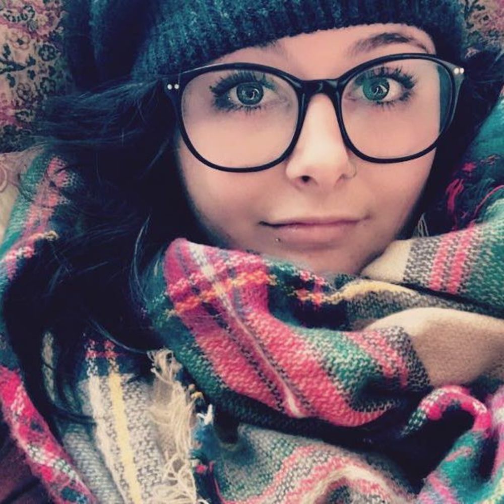 Meet your Posher, Becca